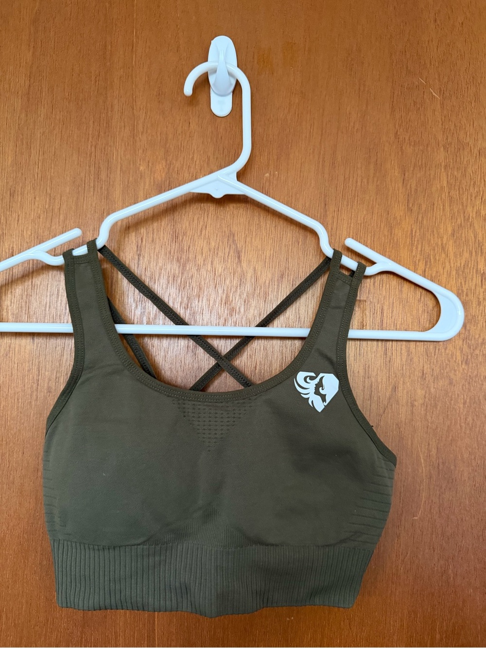 Women’s Best Olive Green Crisscross Seamless Sports Bra